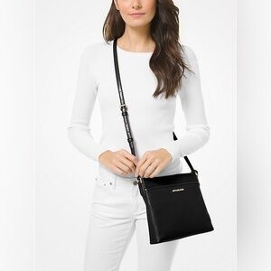 Michael Kors Bedford S pebble Leather crossbody Bag Black